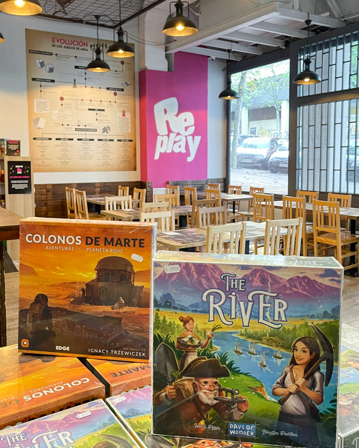ボードゲームカフェ マドリード